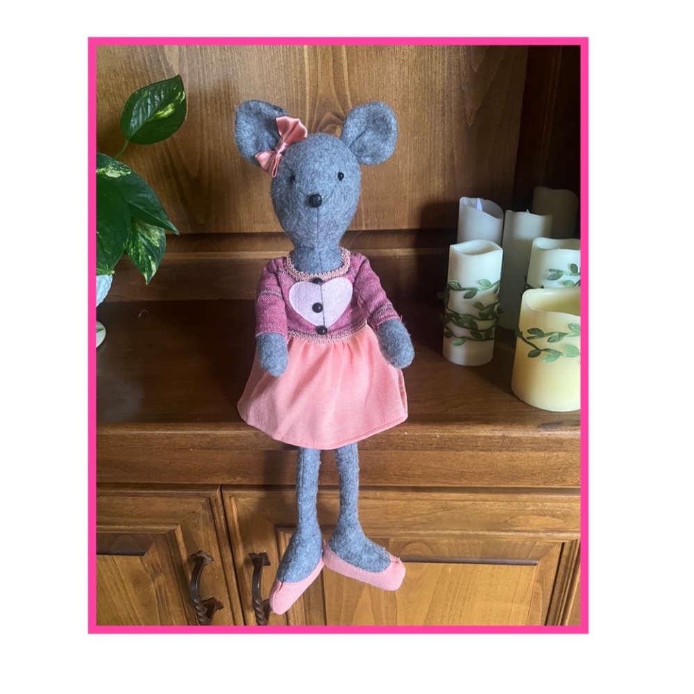 Shelf Fabric Mouse  "Mouse on a Shelf"
